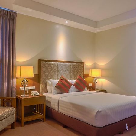 Mansion Garden Hotel Olongapo Extérieur photo