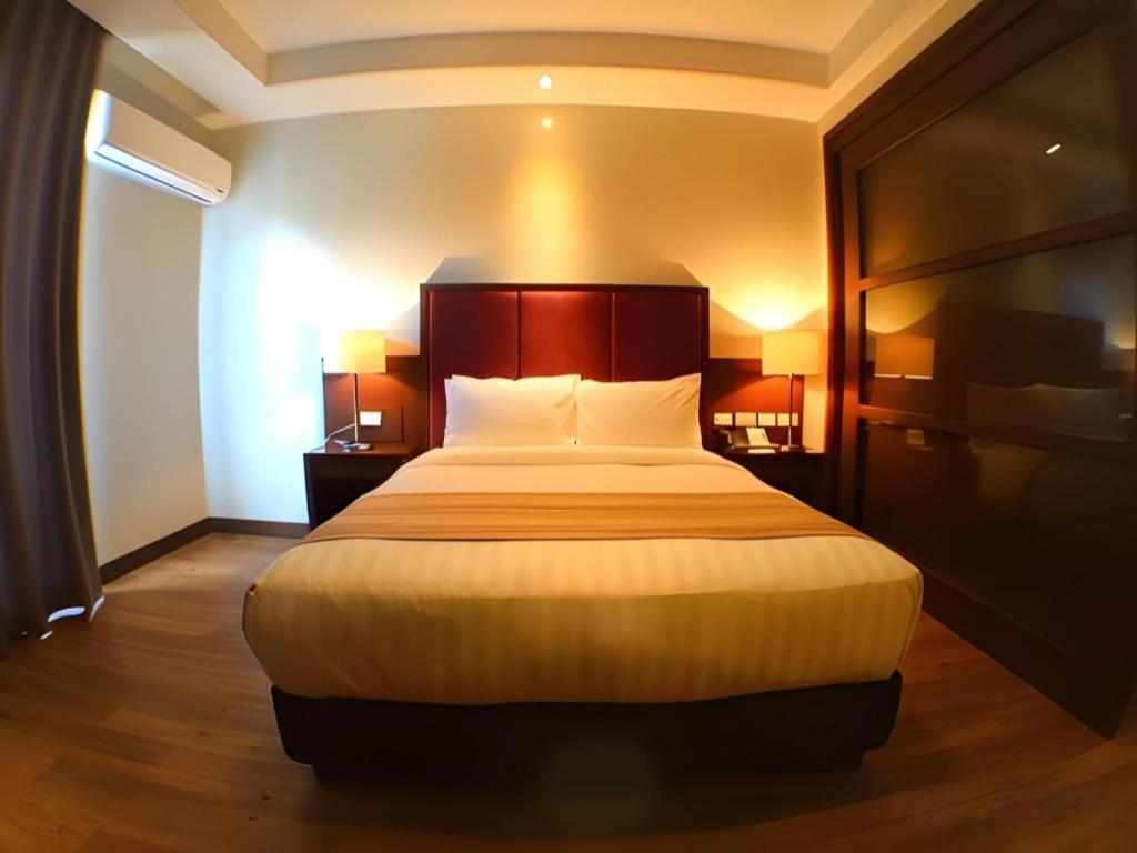 Mansion Garden Hotel Olongapo Extérieur photo