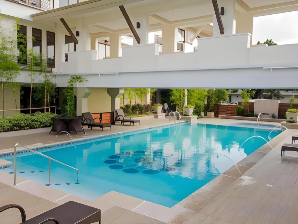 Mansion Garden Hotel Olongapo Extérieur photo