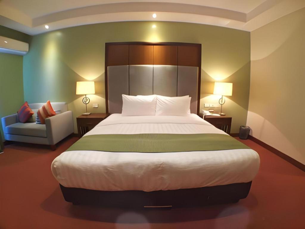 Mansion Garden Hotel Olongapo Extérieur photo