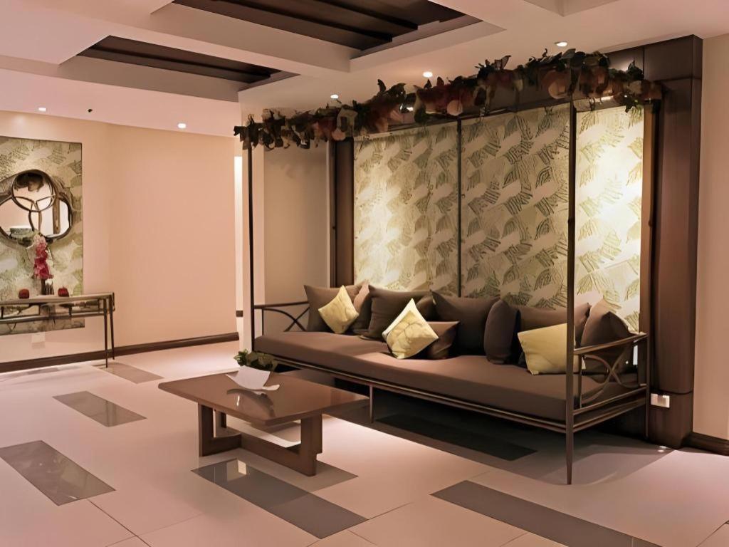 Mansion Garden Hotel Olongapo Extérieur photo